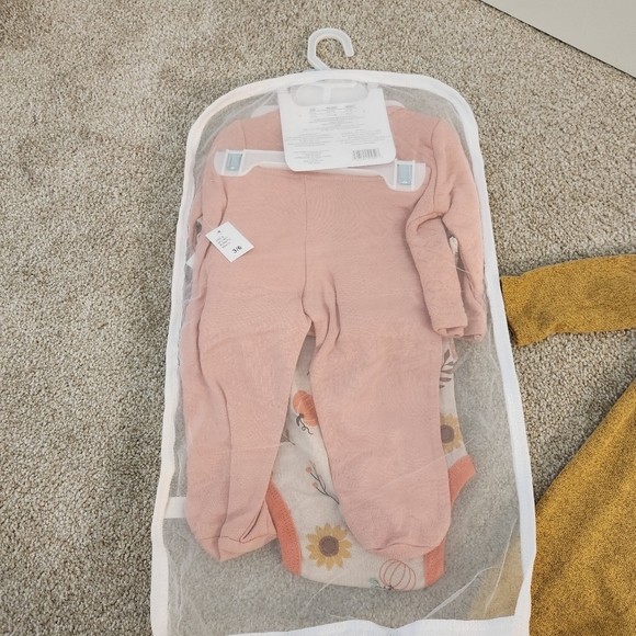New with tags! Baby Girl's Fall Outfits Bundle size 3-6M - Picture 5 of 7